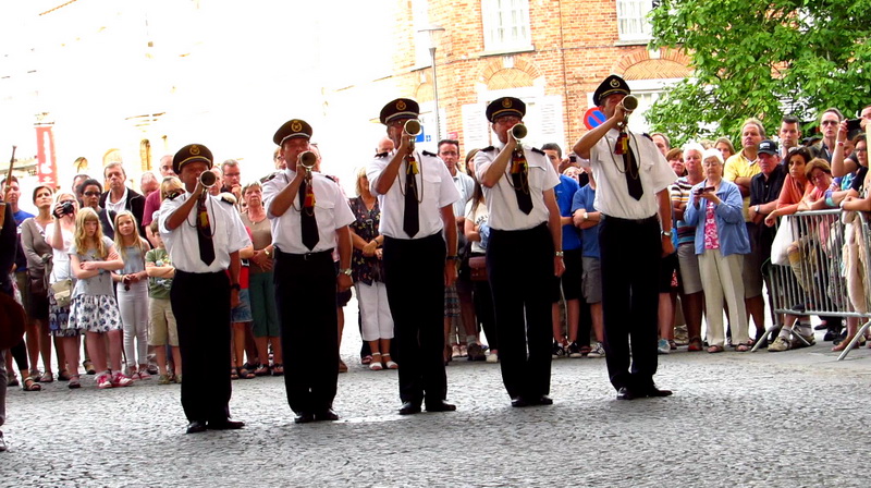 Yperští hasiči při ceremoniálu The Last Post.
(Foto Milena Kolaříková)
