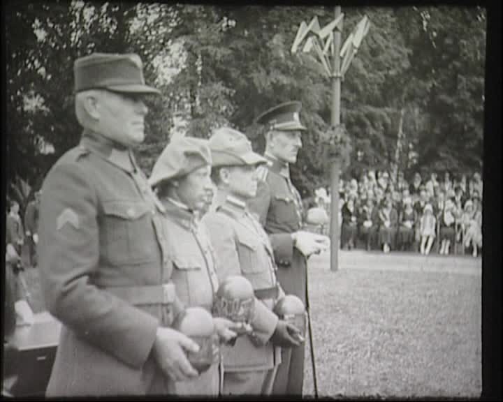 Památník v Hranicích (Odhalení památníku vojenské akademie a vyřadění poručíků v Hranicích 1931)