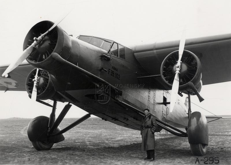 Bombardér Avia F-39