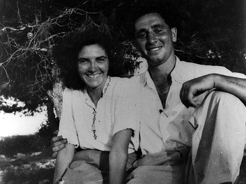Šimon Peres s manželkou koncem 30. let