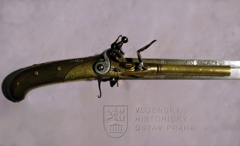 Lovecký tesák kombinovaný s pistolí s křesadlovým zámkem, střední Evropa, kolem 1740