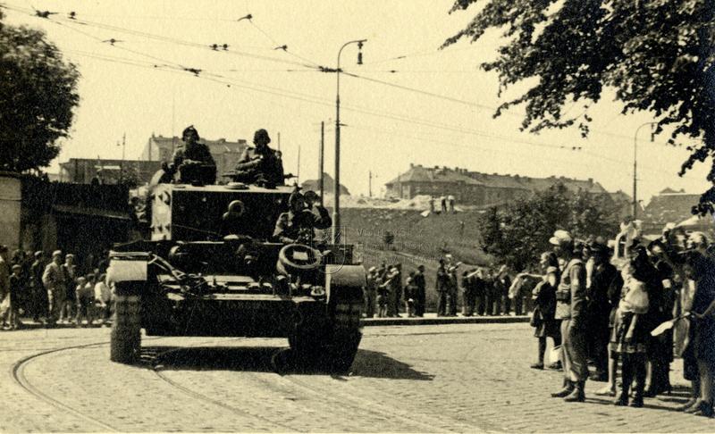 Britský tank Cromwell ve službách Čs. samostatné obrněné brigády v roce 1945 v Praze