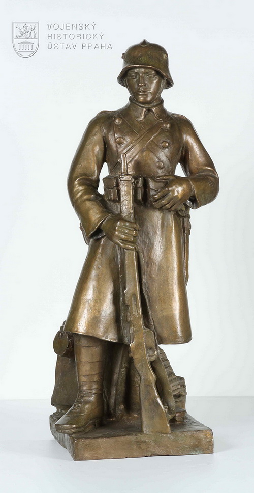 Břetislav Benda, Pěšák, kolem 1925