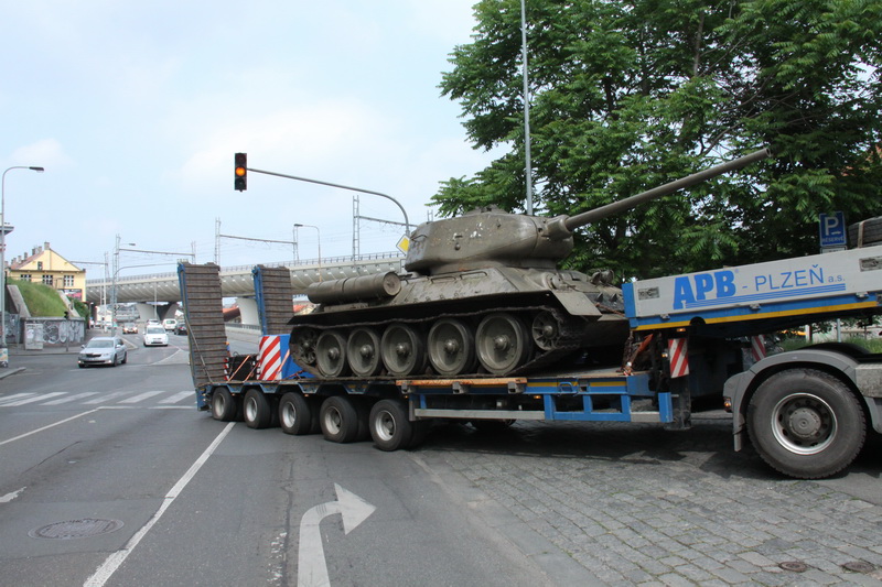 Přemístění a odvoz tanku T-34/85