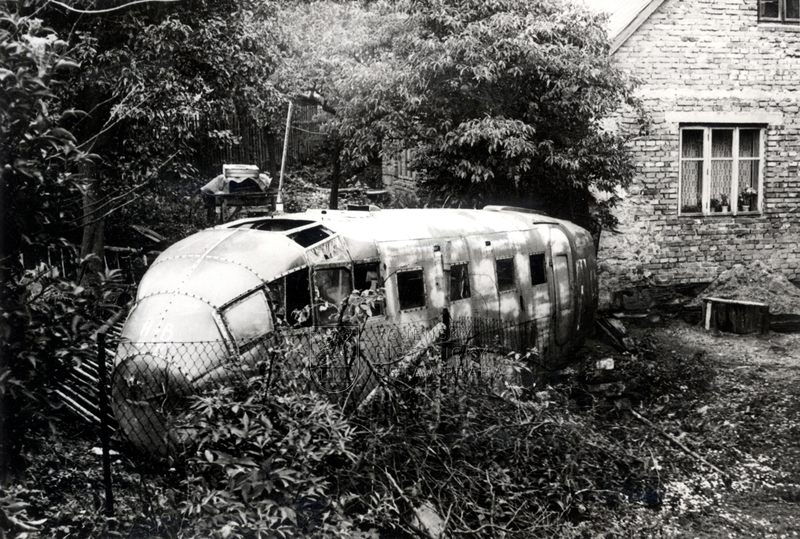 Trup fotoprůzkumného letounu Aero C-3AF jakožto zahradní domek v Peršíkově, okres Havlíčkův Brod