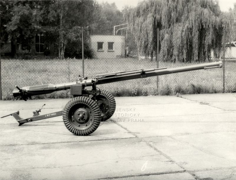 82mm bezzákluzový kanón vz. 59