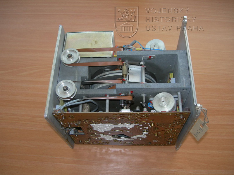 Družicový magnetofon TC-1-M