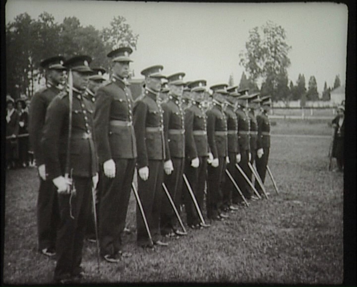 Jmenování poručíků (Odhalení památníku vojenské akademie a vyřadění poručíků v Hranicích 1931)