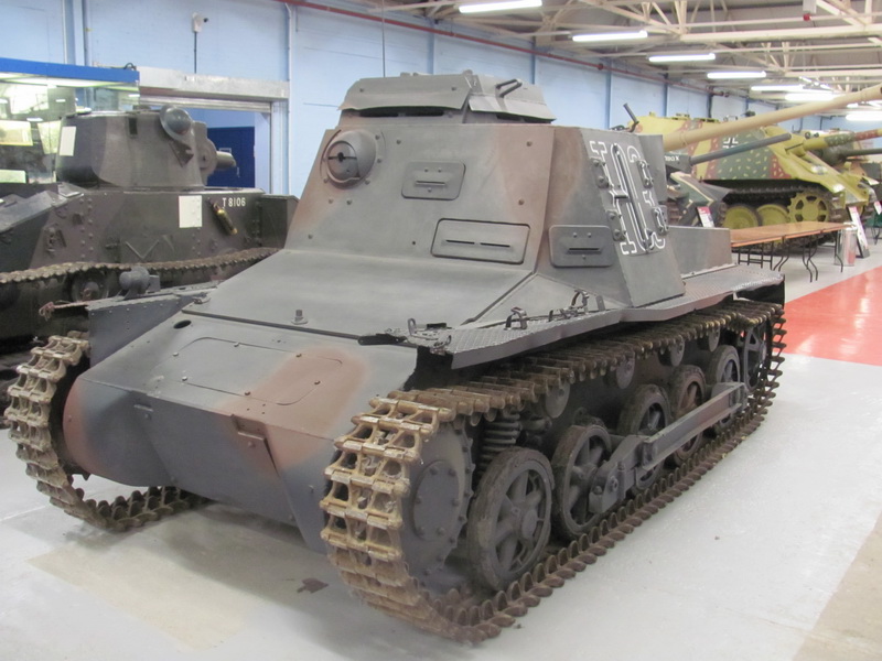 Velitelský lehký tank Befehlspanzer IB používal wehrmacht až do poloviny války