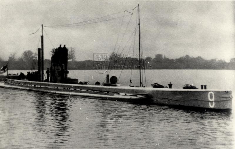 Německá ponorka U-9