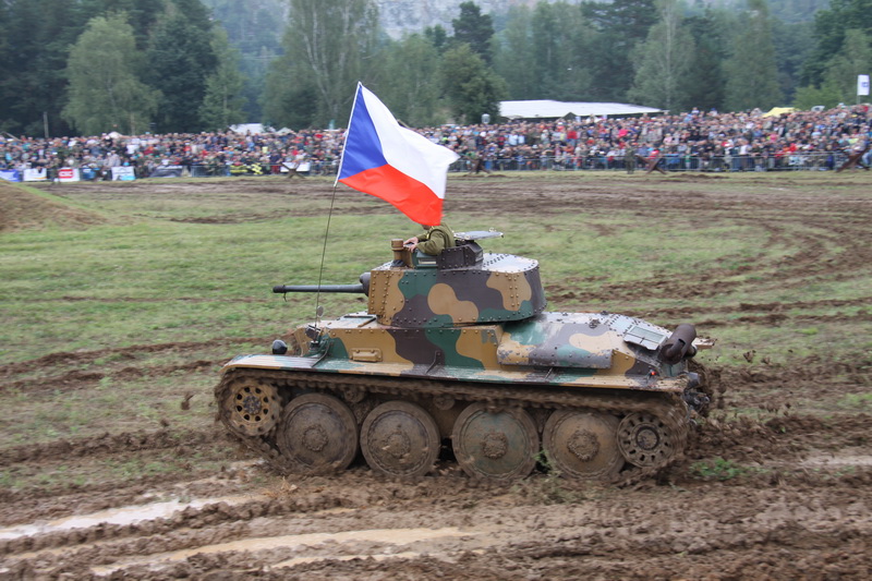 Lt. vz. 38 ze sbírek Vojenského historického ústavu Praha při jednom z Tankových dní ve Vojenském technickém muzeu Lešany.