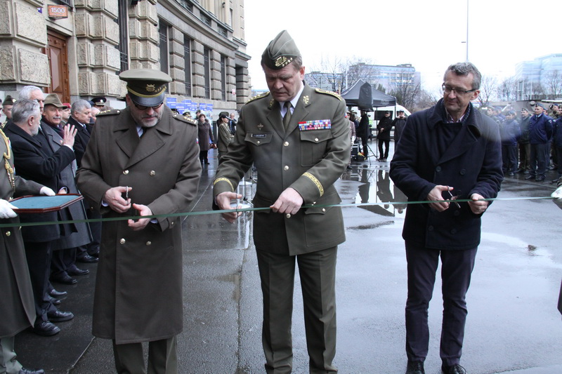 Jubilejní padesátá výstava přibližuje 25 let Armády České republiky