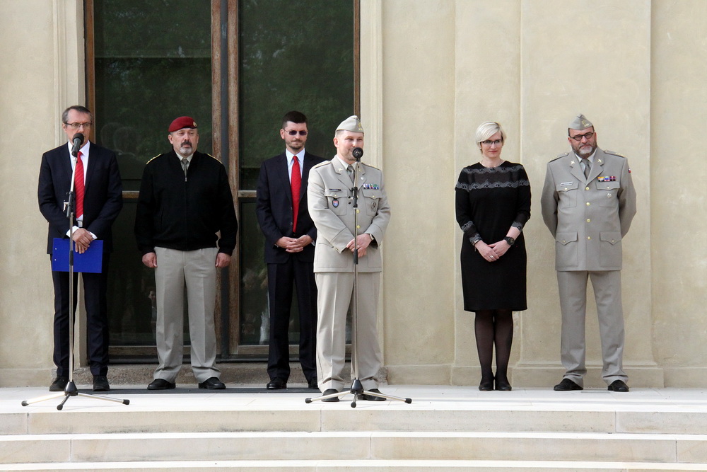 Zahájení výstavy, u mikrofonu Michal Burian z VHÚ