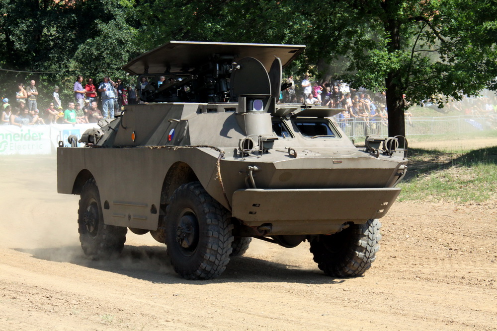 BRDM-2 s protitankovou řízenou střelou Maljutka