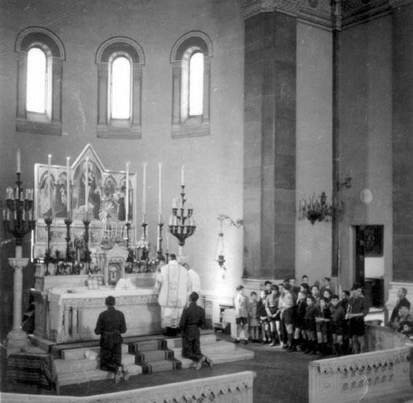 Mše mjr. Dr. Veselého a pplk. Bouška ve Florencii v kostele svatého Jakuba 6. května 1945