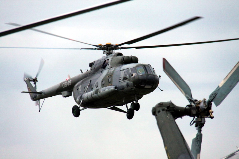 Letící vrtulník Mi-17