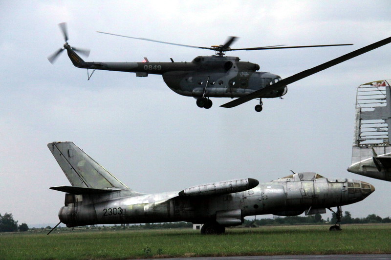 Letící vrtulník Mi-17