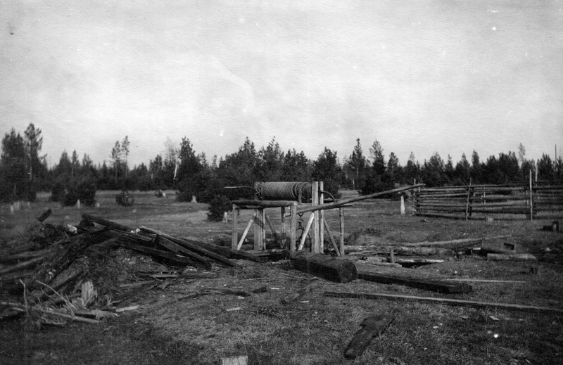 Šachta poblíž Alapajevska, kde bolševici v noci ze 17. na 18. července 1918 zavraždili členy rodiny Romanovů, držené v Alapajevsku
(Foto VÚA-VHA)

