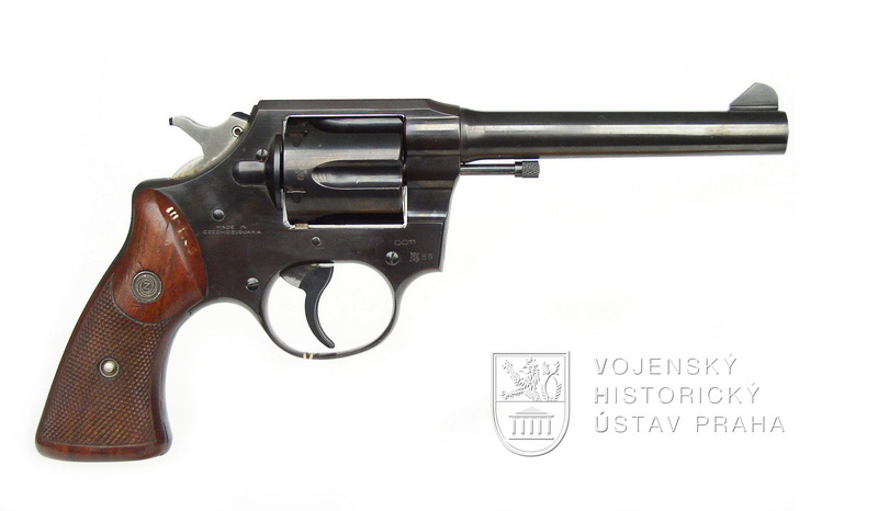 Československý revolver ZKR 590 Grand