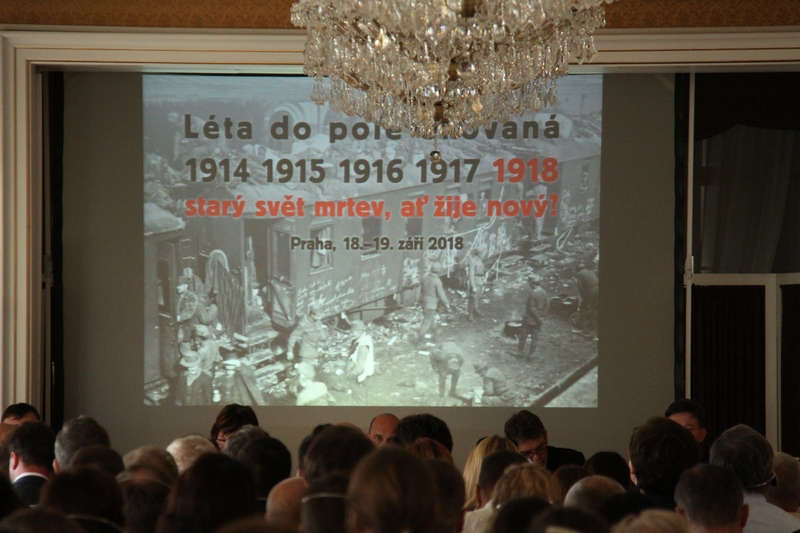 Jednání konference 1918 - Starý svět mrtev, ať žije nový?