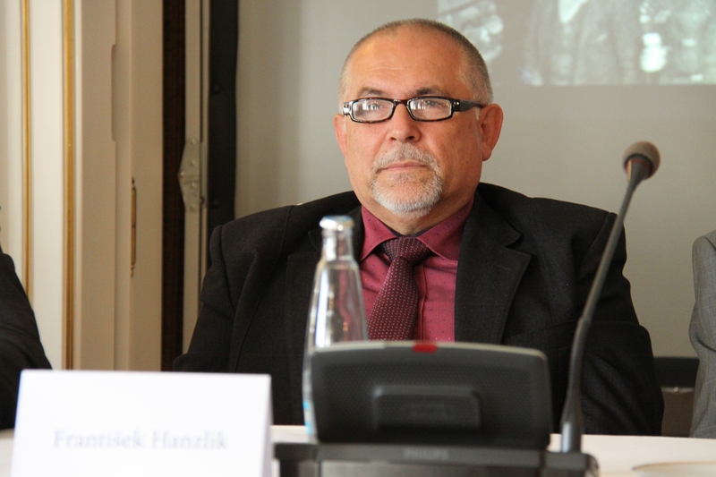 Prof. František Hanzl,ík z Univerzity obrany Brno