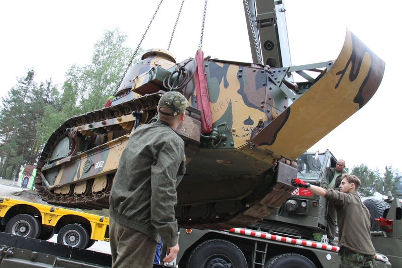 Tank Renault FT-17 po příjezdu do lešanského muzea na konci srpna 2018