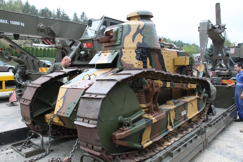 Tank Renault FT-17 po příjezdu do lešanského muzea na konci srpna 2018