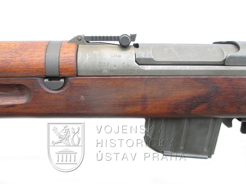 Samonabíjecí puška vz. 52