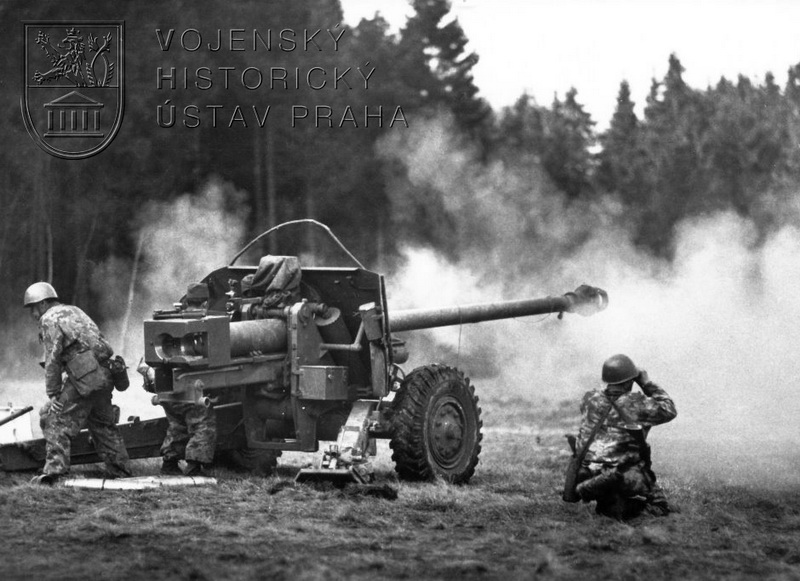 100mm protitankový kanon vzor 53