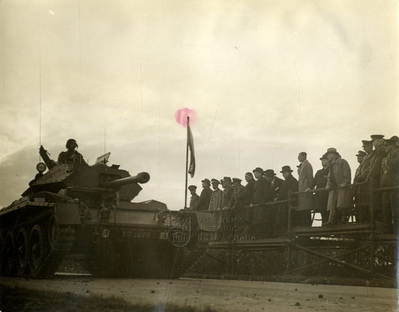 Tank Crusader III na přehlídce Čs. samostatné obrněné brigády