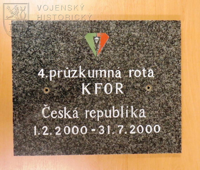 Deska z pomníku 4. průzkumné roty KFOR, Sekirača