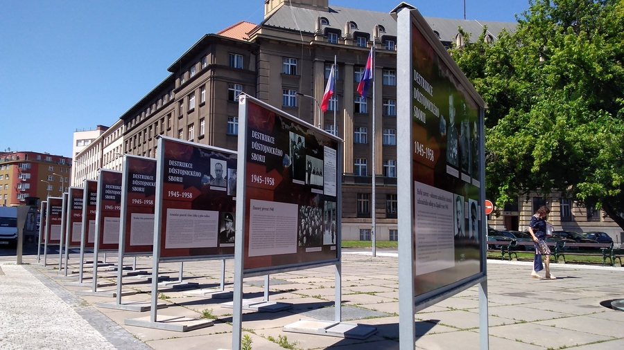 Výstava přibližuje (nejen) osudy nespravedlivě odsouzených důstojníků čs. armády