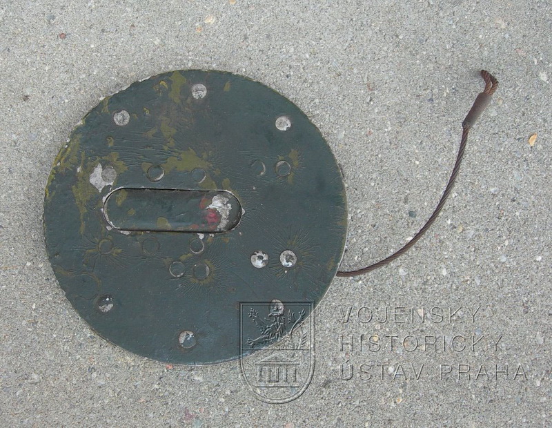 Krytka z letounu Iljušin Il-2 m 3