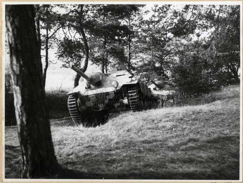 Československé stíhače tanků ST I, dříve Hetzer, při zkouškách v terénu, poválečné období