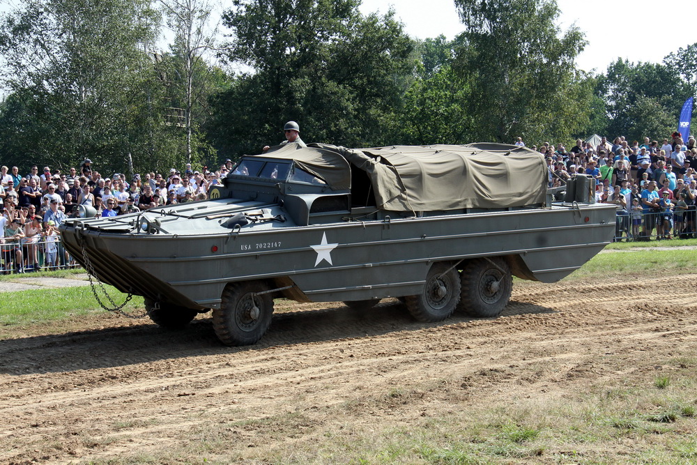 Obojživelný transportér DUKW