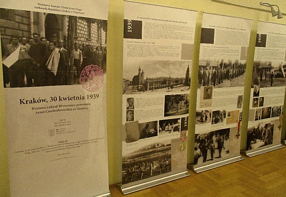 Výstava VHÚ k 80. výročí vzniku československé zahraniční armády v Polsku