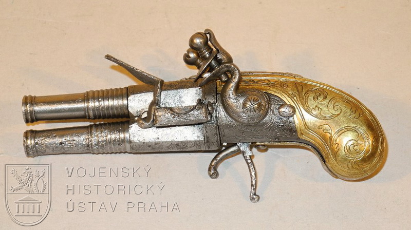 Pistole dvouhlavňová se dvěma křesadlovými zámky, C. Niquet, kolem 1740