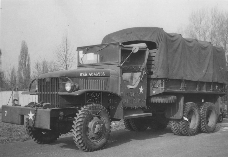 Americký nákladní automobil typu GMC CCKW-353