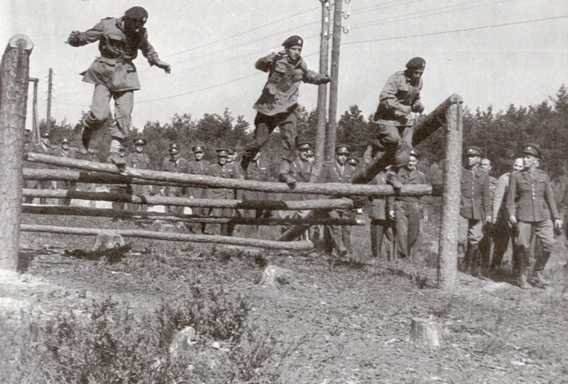 Sdružení výkonných parašutistů v třetí republice a převrat 1948