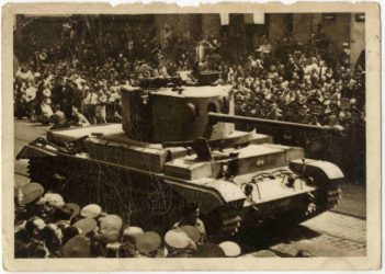 Tank Challenger na přehlídce čs. brigády v Praze