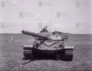 Tank T-72 zepředu