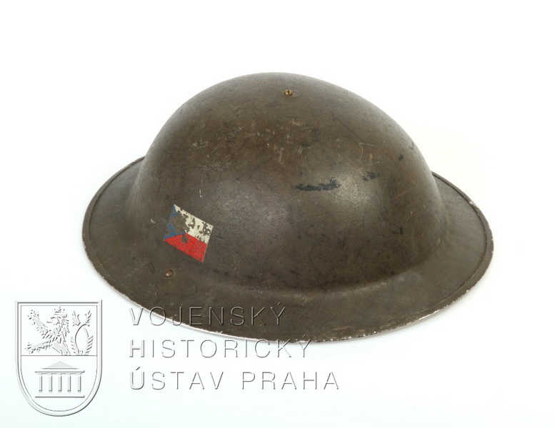 Britská ocelová přilba Mk. II, 1942