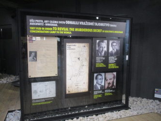 Muzeum holocaustu v Seredi, v místě původního internačního tábora