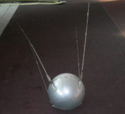 Model první umělé družice Země Sputnik 1 
