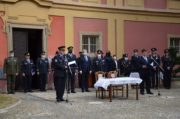 Ředitel Muzea Policie České republiky podplukovník Mgr. Radek Galaš (vlevo u mikrofonu) při zahajovacím ceremoniálu XV. Konference policejních historiků
(Foto Muzeum Policie České republiky)

