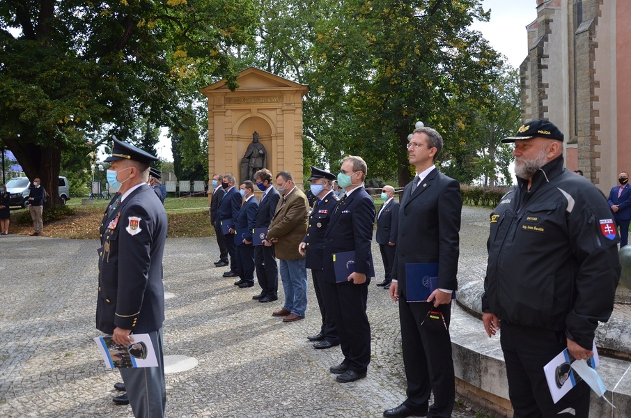 Policejní prezident ocenil historiky z VHÚ