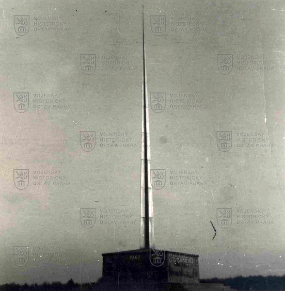 Francouzsko-československý památník v Darney