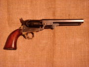 Revolver Colt Pocket z roku 1849, nejrozšířenější Coltova perkusní zbraň a vůbec nejrozšířenější perkusní revolver v USA, používaný nejen zlatokopy a osadníky, ale i vojáky.