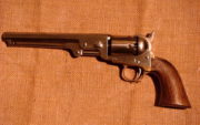 Revolver Colt Navy 1851, byl hojně používán za americké občanské války 1861−1865, britskou armádou za krymské války 1853−1856, sloužil však také v rakouském a pruském námořnictvu.