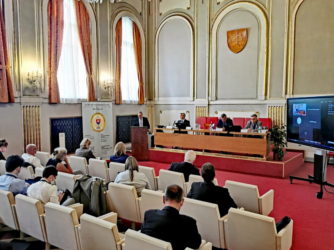 Historici se na konferenci věnovali tématu "Od míru k válce, od války k míru"
